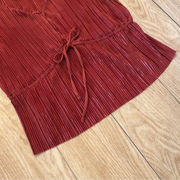 Nine West Sleeveless V-Neck Pleated Blouse Tie Waist | Rust Red Orange | Small - Picture 5 of 9
